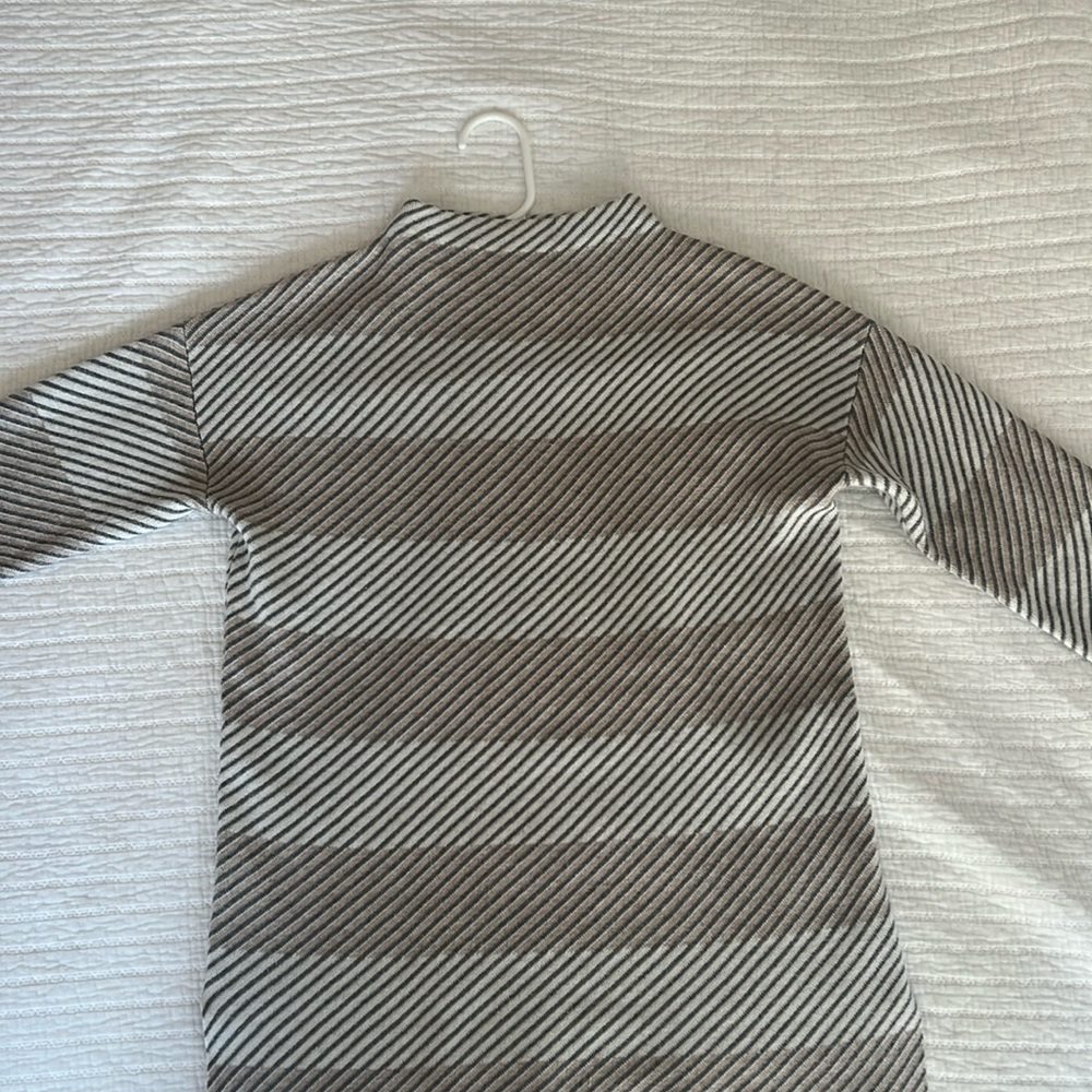 Hugh neck Cream/beige/gray soft sweater. Size XS but fits more like S/M